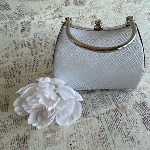 Beautiful clutch silver with middle zipper pocket